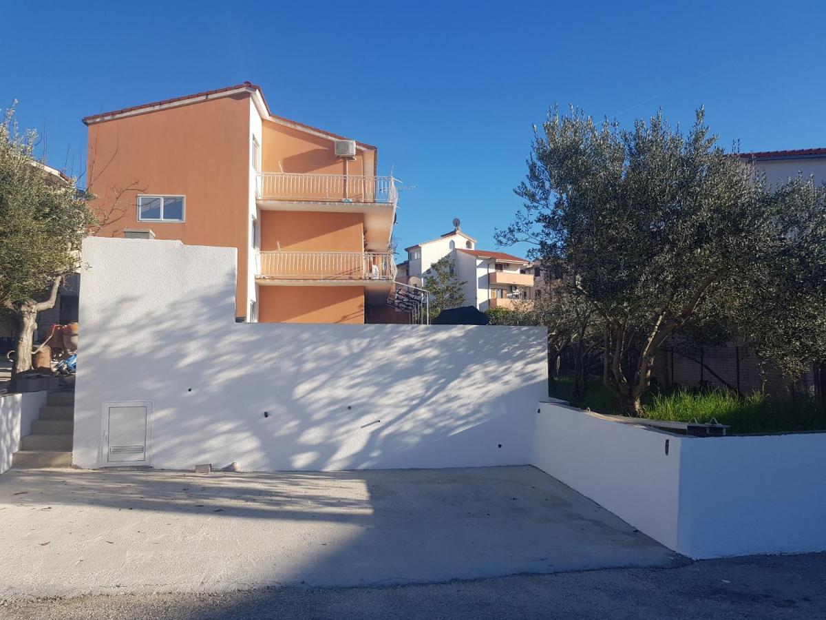 Apartman Mia With Pool1 Split Exteriör bild