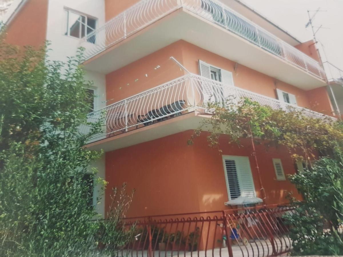 Apartman Mia With Pool1 Split Exteriör bild