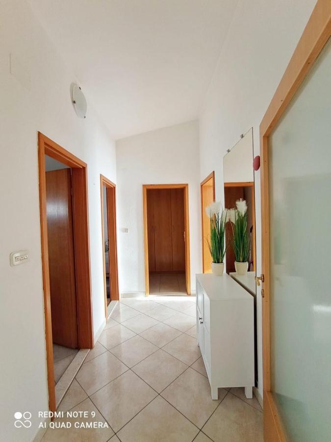 Apartman Mia With Pool1 Split Exteriör bild