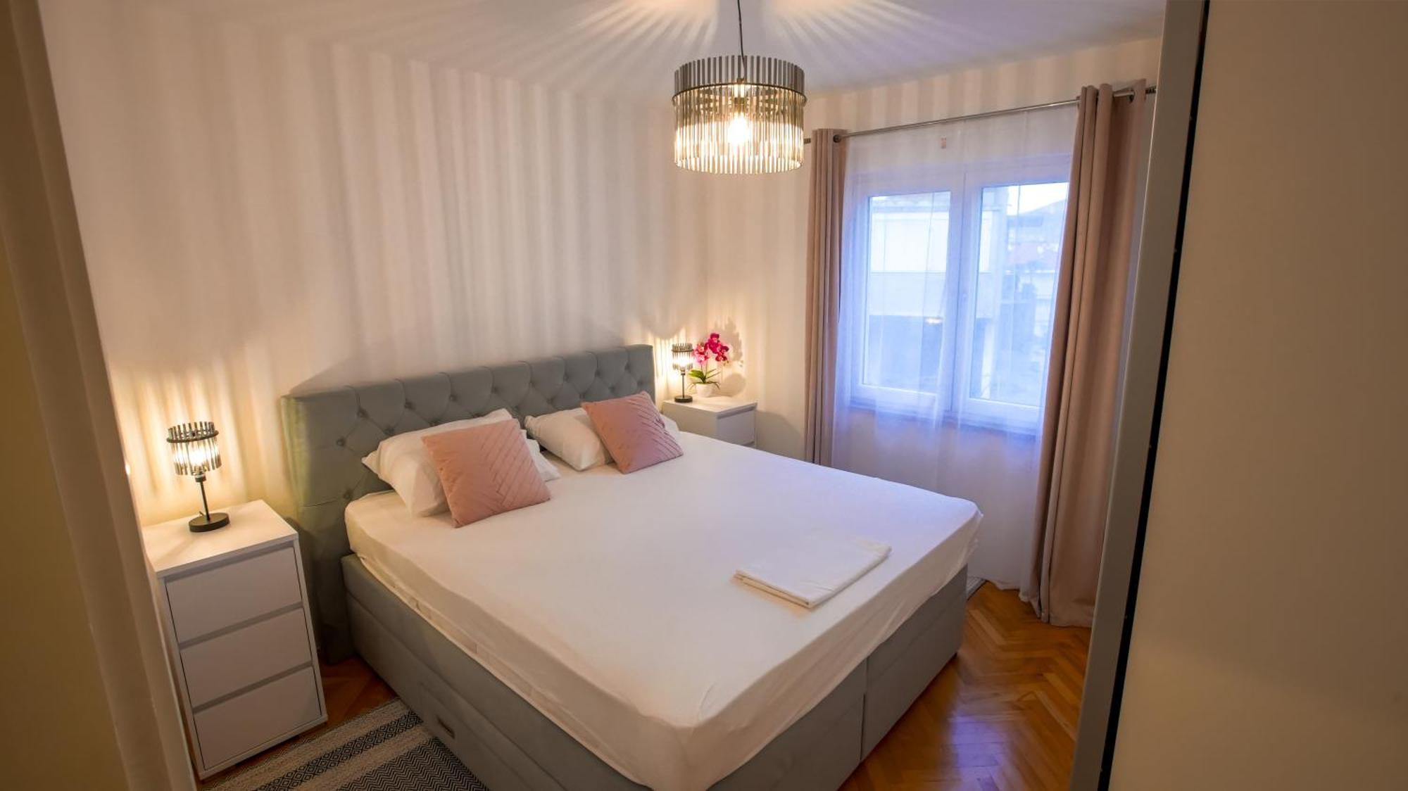 Apartman Mia With Pool1 Split Exteriör bild