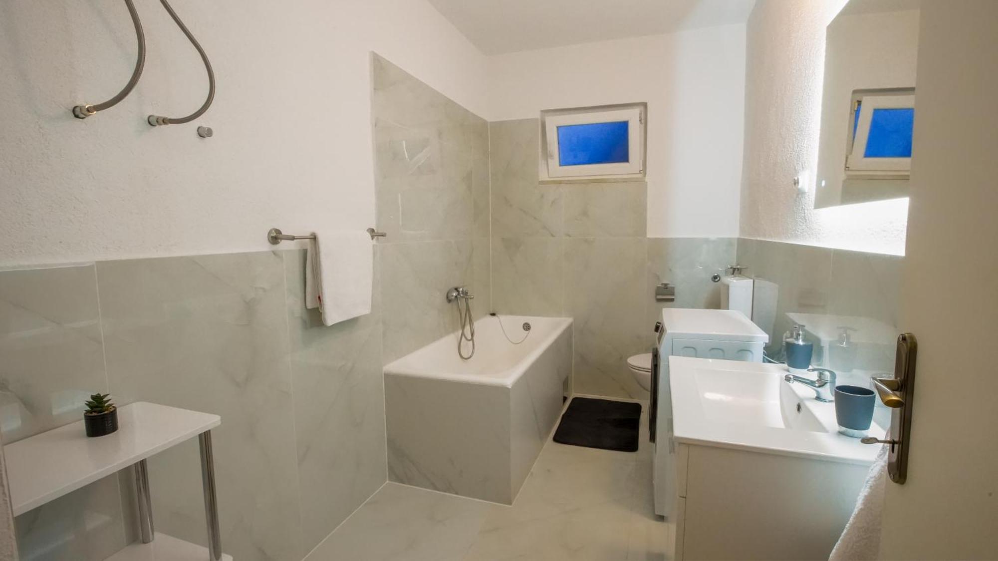 Apartman Mia With Pool1 Split Exteriör bild