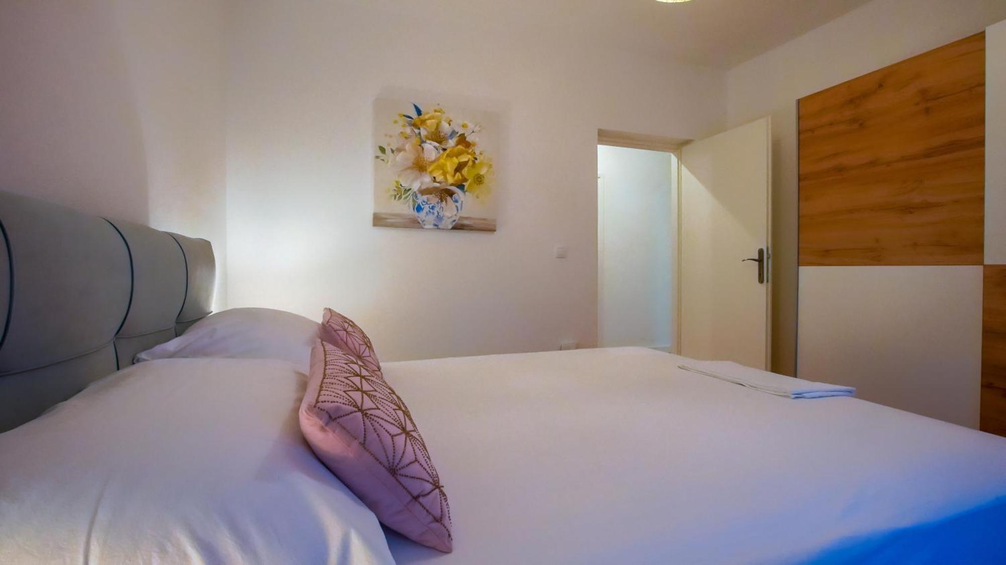 Apartman Mia With Pool1 Split Exteriör bild