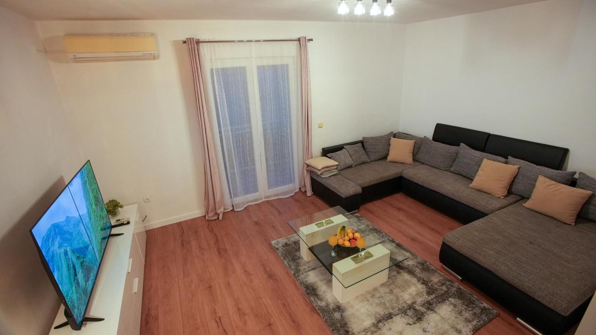 Apartman Mia With Pool1 Split Exteriör bild