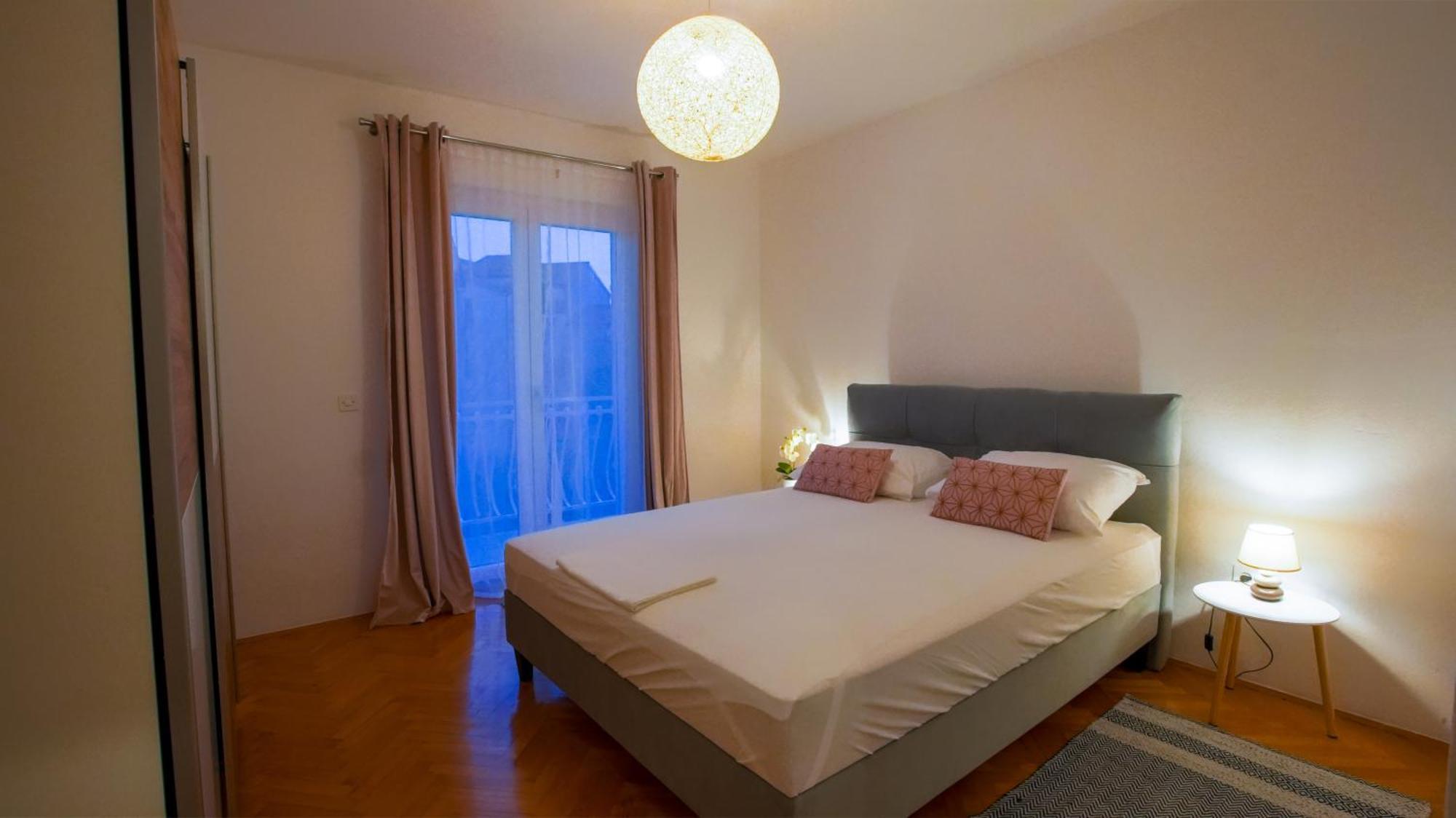 Apartman Mia With Pool1 Split Exteriör bild