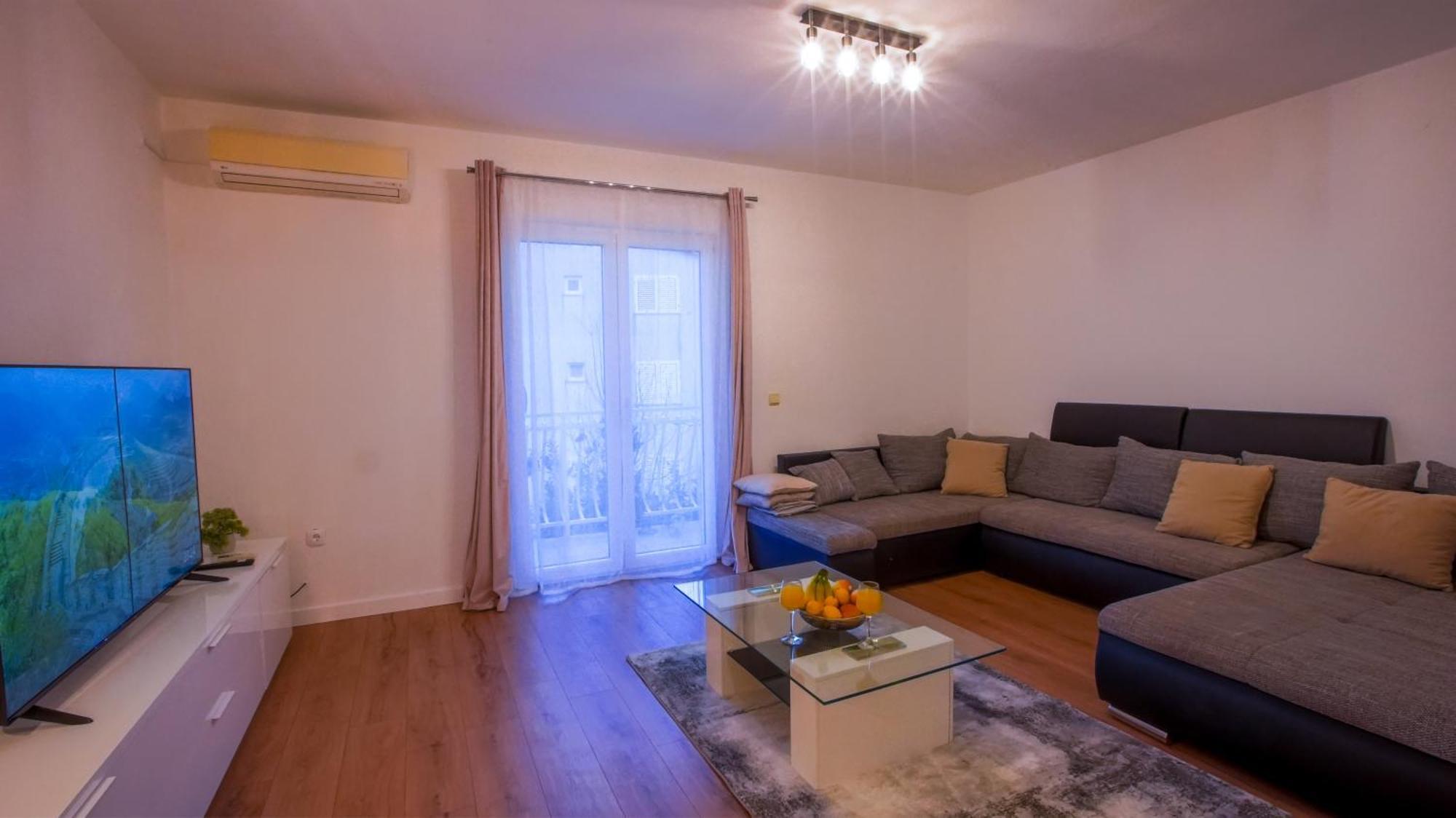 Apartman Mia With Pool1 Split Exteriör bild